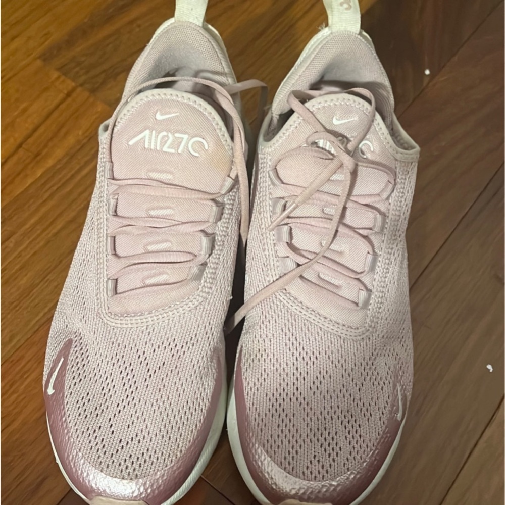 Pink Nike 270